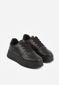 Born2be - Czarne Sneakersy na Platformie z Kultową Perforacją z Przodu Issaden. Okazja: na co dzień. Kolor: czarny. Materiał: jeans. Wzór: nadruk. Obcas: na platformie #4