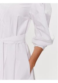 Karl Lagerfeld - KARL LAGERFELD Sukienka koszulowa 231W1304 Biały Regular Fit. Typ kołnierza: dekolt w karo. Kolor: biały. Materiał: bawełna. Typ sukienki: koszulowe #3