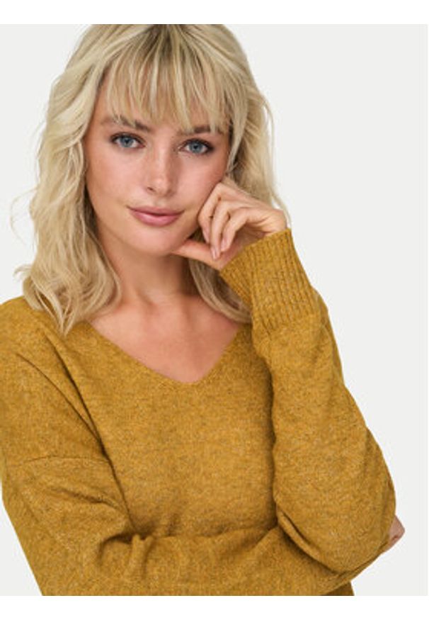 only - ONLY Sweter Rica 15224360 Pomarańczowy Regular Fit. Kolor: pomarańczowy. Materiał: syntetyk