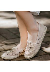 S.Barski - Beżowe espadyle damskie S.BARSKI 33150. Kolor: beżowy. Materiał: zamsz #1