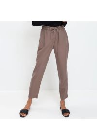 Mohito - Spodnie z lyocellu - Brązowy. Kolor: brązowy #1