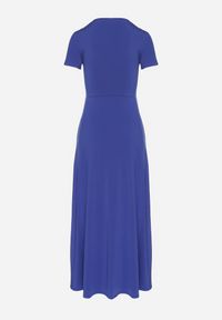 Born2be - Niebieska Sukienka z Marszczeniami Taliowana z Dodatkiem Wiskozy Arelona. Okazja: na co dzień. Typ kołnierza: dekolt w kształcie V. Kolor: niebieski. Materiał: wiskoza. Długość rękawa: krótki rękaw. Typ sukienki: proste. Styl: casual #7