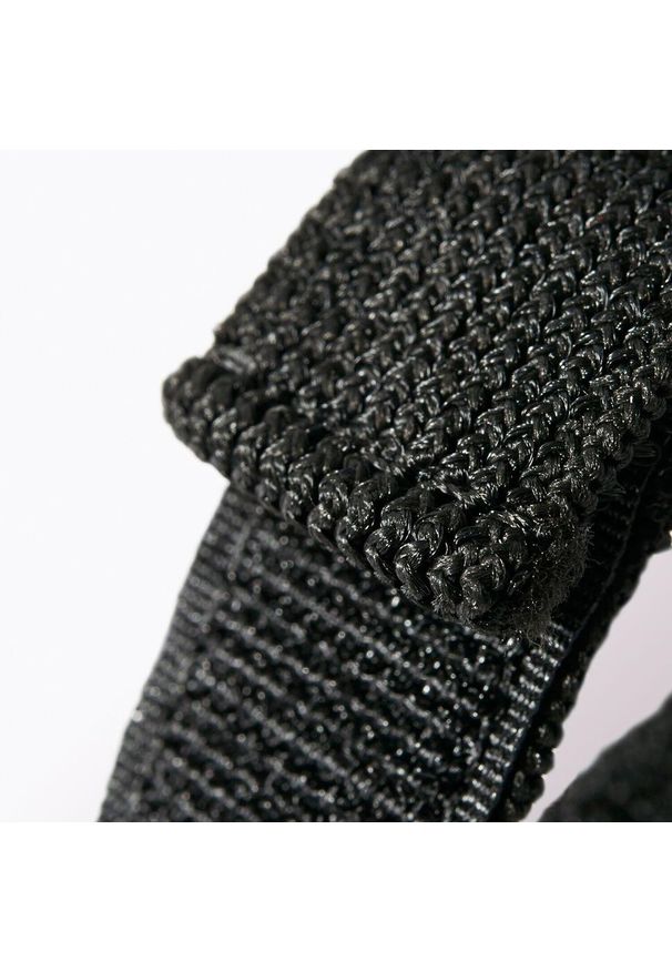 Adidas - Opaska adidas Sock Holder. Kolor: czarny, biały, wielokolorowy. Sport: piłka nożna