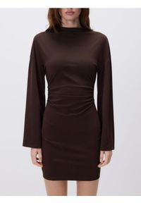 Reserved - Sukienka z marszczeniem - ciemnobrązowy. Kolor: brązowy. Materiał: dzianina #1