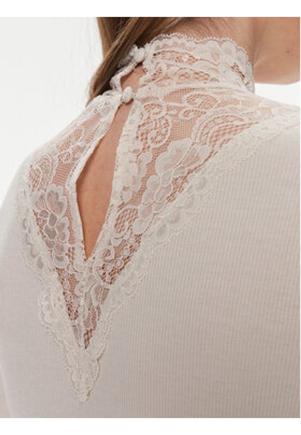only - ONLY Bluzka Luxi 15310698 Beżowy Regular Fit. Kolor: beżowy. Materiał: syntetyk, wiskoza