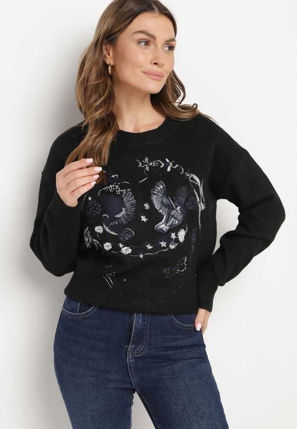 Born2be - Czarny Sweter z Ozdobnym Haftem z Przodu Minavira. Okazja: na co dzień. Kolor: czarny. Materiał: jeans. Wzór: haft. Styl: klasyczny, elegancki, casual