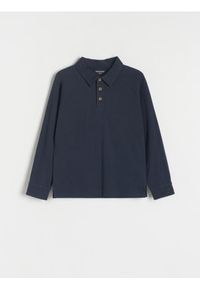Reserved - Longsleeve polo oversize - granatowy. Typ kołnierza: polo. Kolor: niebieski. Materiał: dzianina, bawełna. Długość rękawa: długi rękaw