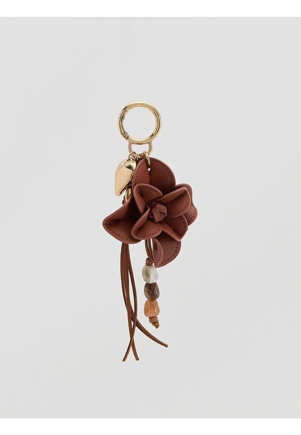 Reserved - Brelok z zawieszkami - wielobarwny. Dodatki: z breloczkiem