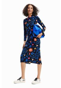 Desigual sukienka midi dopasowana. Materiał: materiał, dzianina, wiskoza. Długość rękawa: długi rękaw. Typ sukienki: dopasowane. Długość: midi #5