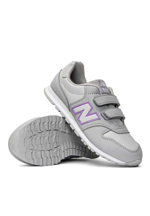 Sneakersy dziecięce szare New Balance PV500WNG. Kolor: szary. Materiał: syntetyk, zamsz. Szerokość cholewki: normalna. Model: New Balance 996