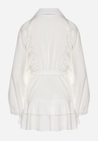 Born2be - Biała Sukienka Ozdobiona Paskiem i Falbanami Divilena. Okazja: na co dzień. Kolor: biały. Materiał: jeans. Wzór: aplikacja. Styl: casual, elegancki #2