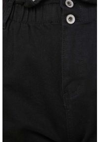 Answear Lab szorty jeansowe damskie kolor czarny gładkie high waist. Stan: podwyższony. Kolor: czarny. Materiał: jeans. Wzór: gładki. Styl: wakacyjny #3