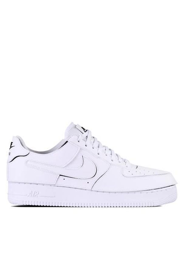 Buty do chodzenia męskie Nike Air Force 1 Low Cosmic Clay. Zapięcie: sznurówki. Kolor: biały. Materiał: guma, materiał, skóra, syntetyk. Szerokość cholewki: normalna. Model: Nike Air Force. Sport: turystyka piesza