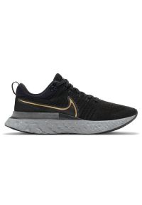 Buty do biegania Nike React Infinity Run Flyknit 2 M CT2357-009 czarne. Kolor: czarny. Materiał: materiał, guma. Szerokość cholewki: normalna. Sezon: zima. Sport: bieganie