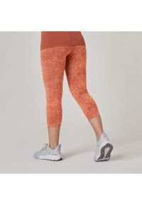 DOMYOS - Legginsy 7/8 fitness damskie Nyamba modelujące. Kolor: brązowy. Materiał: elastan, materiał, poliamid, bawełna. Sport: fitness