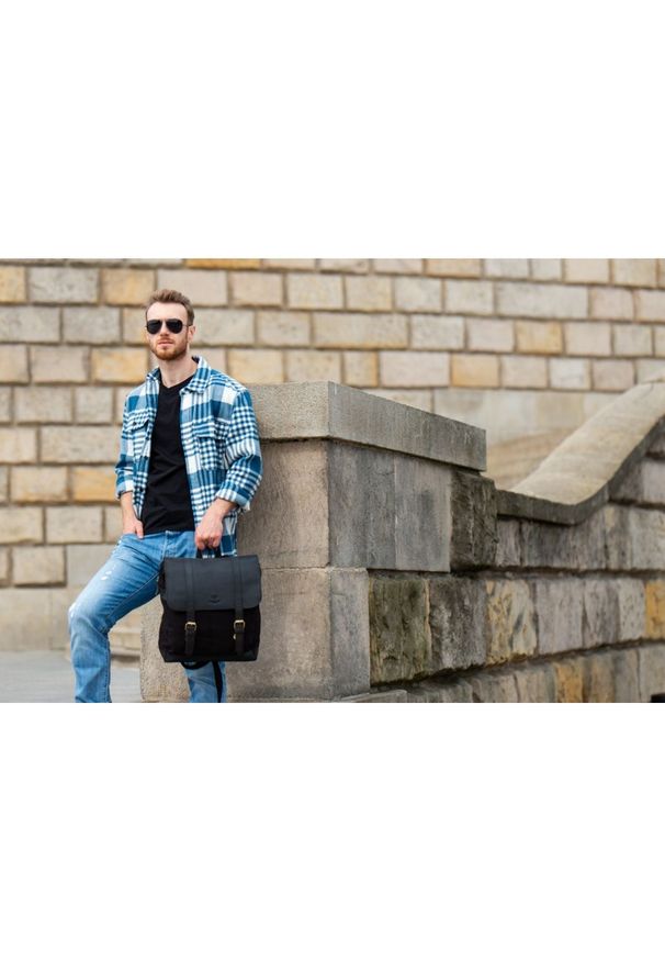 Plecak męski czarny PAOLO PERUZZI T-29-BL. Kolor: czarny. Materiał: materiał. Styl: vintage