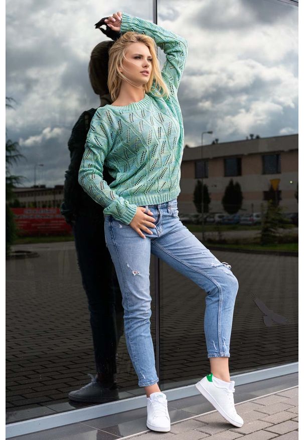 Miętowy sweter Merribel w ażurowe wzory