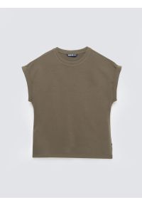 Big-Star - Koszulka damska z podwijanym rękawem khaki Adela 303. Kolor: zielony. Materiał: dzianina, żakard. Długość rękawa: krótki rękaw. Długość: krótkie. Wzór: jednolity. Styl: klasyczny #1