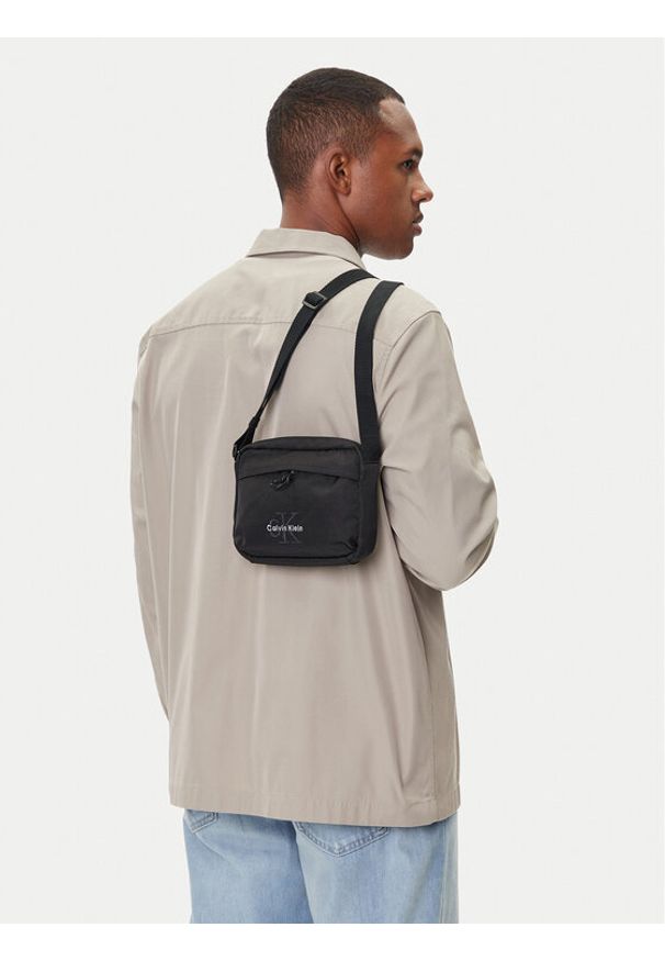 Calvin Klein Saszetka Bold Camera Bag LV04D3117G Czarny. Kolor: czarny. Materiał: materiał