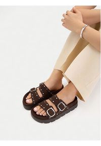 DeeZee Klapki CEO-HY35011-1 Brązowy. Kolor: brązowy. Materiał: materiał #7