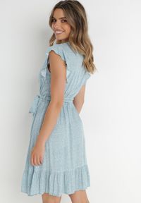 Born2be - Miętowa Sukienka z Paskiem Rartho. Typ kołnierza: kołnierz z falbankami. Kolor: miętowy. Materiał: materiał, wiskoza. Wzór: nadruk, kwiaty. Typ sukienki: rozkloszowane, kopertowe. Długość: mini #5