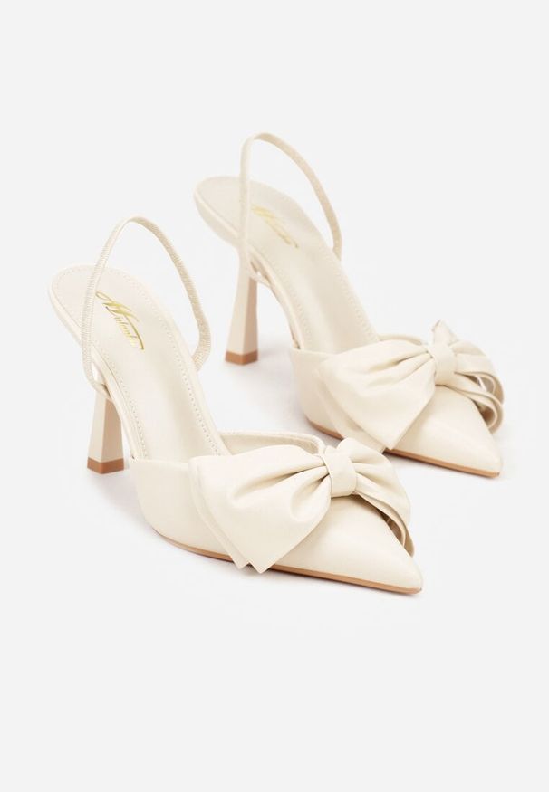 Born2be - Beżowe Sandały na Szpilce Typu Slingback z Kokardą Liorafera. Okazja: na co dzień. Kolor: beżowy. Materiał: jeans. Wzór: aplikacja. Obcas: na szpilce. Styl: casual