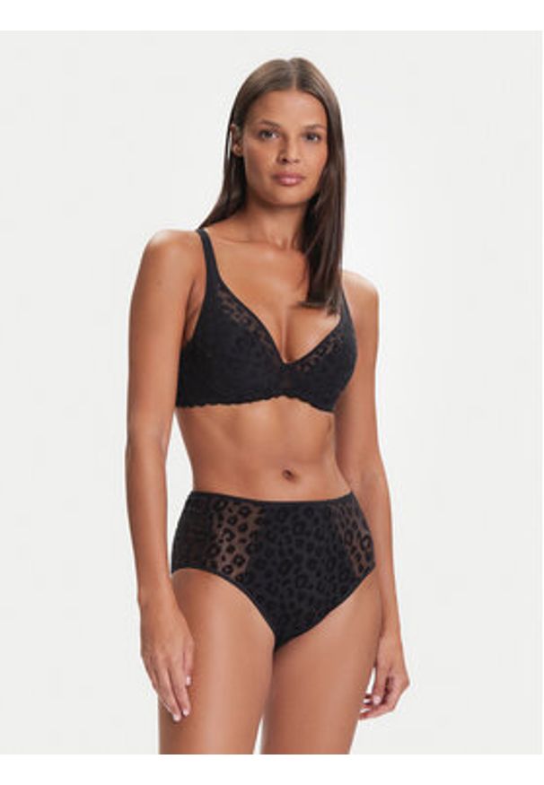 Chantelle Figi klasyczne z wysokim stanem Pulp Girls C22XC5 Czarny. Stan: podwyższony. Kolor: czarny. Materiał: syntetyk