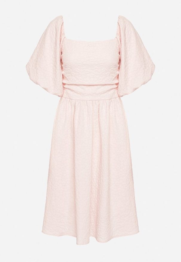 Born2be - Różowa Sukienka o Rozkloszowanym Kroju z Bufiastymi Rękawami Maradora. Okazja: na co dzień. Typ kołnierza: dekolt kwadratowy. Kolor: różowy. Styl: casual