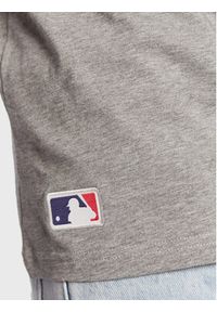 New Era T-Shirt New York Yankees MLB Team Logo 11863696 Szary Regular Fit. Kolor: szary. Materiał: bawełna