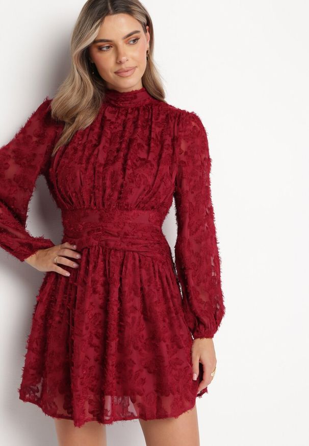 Born2be - Bordowa Rozkloszowana Sukienka Koronkowa Mini Alatalo. Kolor: czerwony. Materiał: koronka. Długość: mini