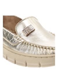 Złote Półbuty Armodo Modne Wsuwane Obuwie Damskie. Okazja: na co dzień. Zapięcie: bez zapięcia. Kolor: złoty. Materiał: skóra. Wzór: aplikacja. Styl: casual, elegancki #7