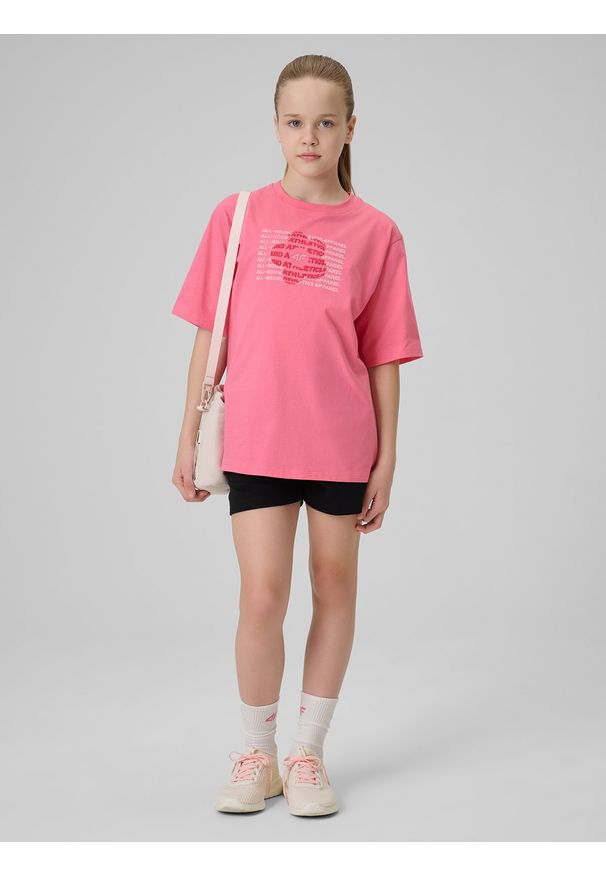 4f - 4F T-shirt loose z nadrukiem dziewczęcy - różowy 146 (10-11 lat). Okazja: na uczelnię, na co dzień. Kolor: różowy. Materiał: materiał, bawełna. Wzór: nadruk. Sezon: lato. Styl: sportowy, casual