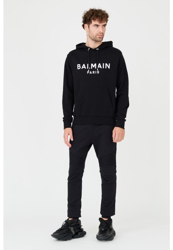 Balmain - BALMAIN Czarna bluza Printed Hoodie. Typ kołnierza: kaptur. Kolor: czarny