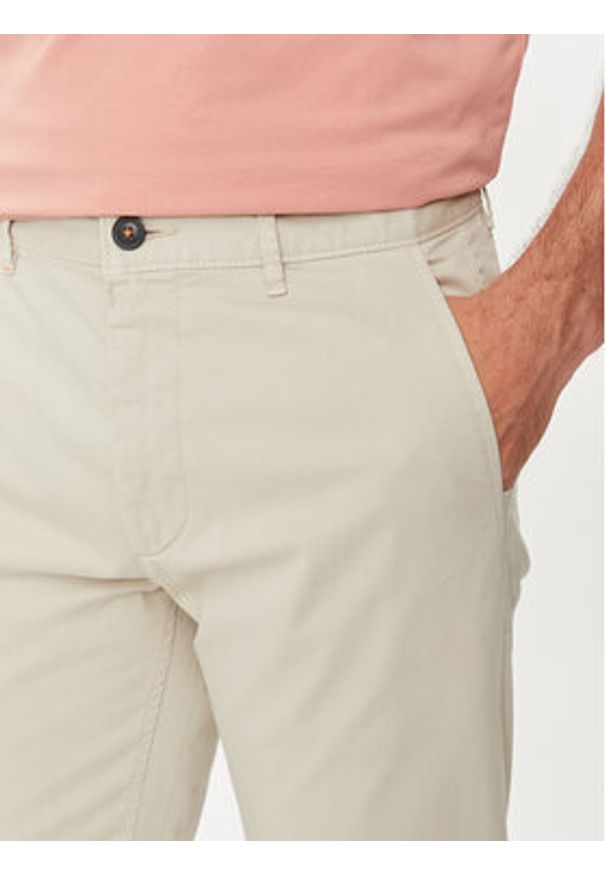 BOSS - Boss Chinosy Chino_Slim 50510933 Beżowy Slim Fit. Kolor: beżowy. Materiał: bawełna