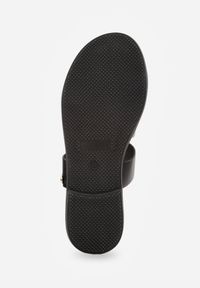 Renee - Czarne Klapki Japonki z Paskiem na Palec Zdobione Metaliczną Aplikacją Trisgeiros. Okazja: na co dzień. Kolor: czarny. Wzór: aplikacja. Sezon: lato. Styl: casual #8