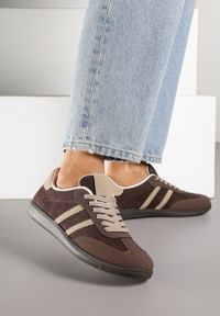 Born2be - Brązowe Sneakersy z Imitacji Zamszu na Płaskiej Podeszwie Memeriana. Nosek buta: okrągły. Zapięcie: sznurówki. Kolor: brązowy. Materiał: zamsz. Obcas: na płaskiej podeszwie. Wysokość obcasa: niski