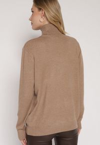 Born2be - Beżowy Casualowy Golf z Wełną o Prostym Kroju Reiselia. Okazja: na co dzień. Typ kołnierza: golf. Kolor: beżowy. Materiał: wełna. Styl: casual #2