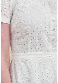 Marie Zélie - Sukienka Rosa haft biały. Typ kołnierza: kokarda. Kolor: biały. Materiał: bawełna, skóra, materiał. Długość rękawa: krótki rękaw. Wzór: haft. Długość: midi #2