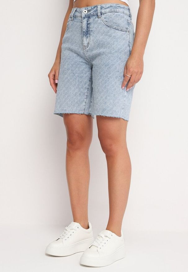 Born2be - Jasnoniebieskie Szorty Jeansowe z Wysokim Stanem z Bawełny przed Kolano Neliyana. Okazja: na co dzień. Stan: podwyższony. Kolor: niebieski. Materiał: bawełna, jeans. Styl: casual, klasyczny