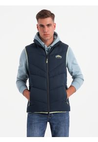 Ombre Clothing - Męski pikowany bezrękawnik z neonowymi akcentami – granatowy V3. Typ kołnierza: kołnierzyk stójkowy. Kolor: niebieski. Materiał: guma, tkanina, poliester, materiał, syntetyk. Długość rękawa: bez rękawów. Wzór: aplikacja #3
