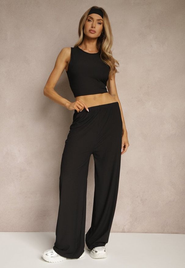 Renee - Czarny Prążkowany Komplet Top o Dopasowanym Kroju i Szerokie Spodnie Miraselia. Kolor: czarny. Materiał: prążkowany