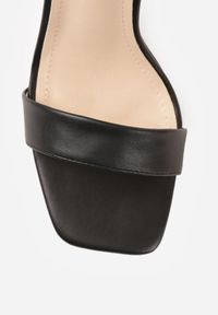 Born2be - Czarne Sandały na Szpilce z Paskiem Wokół Kostki Trisven. Okazja: na co dzień. Zapięcie: pasek. Kolor: czarny. Obcas: na szpilce. Styl: elegancki, klasyczny, casual #7