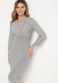 Born2be - Szara Dopasowana Sukienka z Kopertowym Dekoltem i Bufiastymi Rękawami Ulonissa. Kolor: szary. Materiał: tkanina. Sezon: zima. Typ sukienki: kopertowe. Styl: klasyczny #6