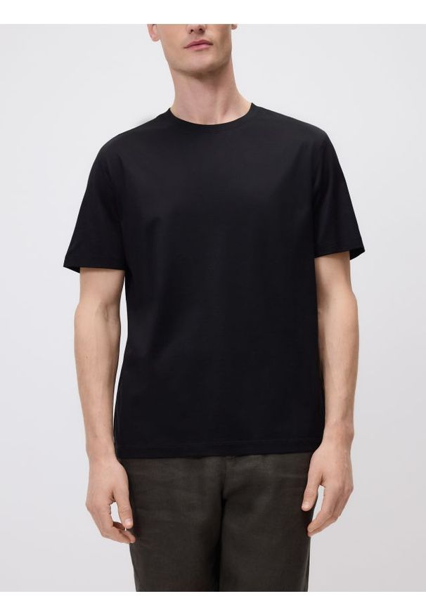 Reserved - T-shirt regular z bawełną merceryzowaną - czarny. Kolor: czarny. Materiał: bawełna