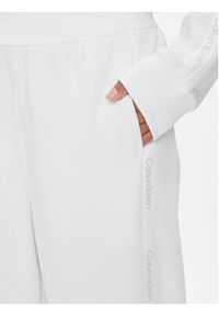 Calvin Klein Performance Spodnie dresowe 00GWS4P656 Biały Relaxed Fit. Kolor: biały. Materiał: syntetyk #4