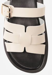 Born2be - Beżowe Klapki z Przeplatanymi Paskami i Klamrą Ravelya. Okazja: na spacer, na co dzień. Kolor: beżowy. Materiał: jeans. Sezon: lato. Styl: casual, klasyczny, boho #7