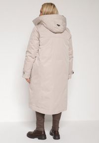 Born2be - Beżowa Kurtka z Kapturem o Wydłużonym Fasonie z Kieszeniami na Suwak Loreldra. Typ kołnierza: kaptur. Kolor: beżowy #6
