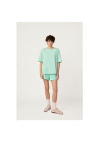 Szorty Kubota miętowe damskie. Kolor: miętowy. Materiał: bawełna, dresówka, materiał. Długość: krótkie. Sezon: lato #1