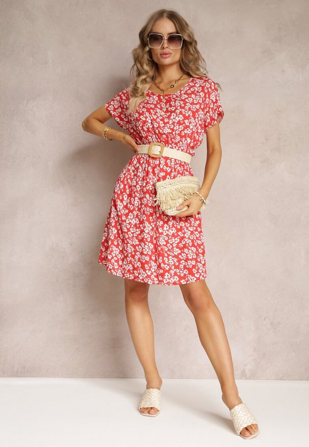 Renee - Czerwona Wiskozowa Mini Sukienka w Kwiatowy Print z Gumką w Pasie Frolia. Kolor: czerwony. Materiał: wiskoza. Wzór: kwiaty, nadruk. Długość: mini