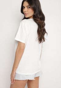 Born2be - Biały T-shirt z Bawełny z Aplikacją z Cyrkoniami Deraine. Okazja: na co dzień. Kolor: biały. Materiał: bawełna. Wzór: aplikacja. Styl: klasyczny, elegancki, casual #3